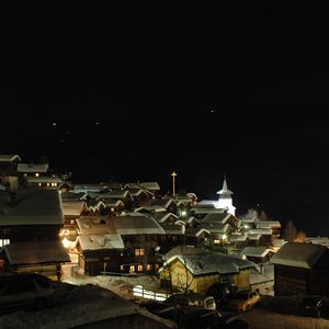 Square village de grimentz la nuit